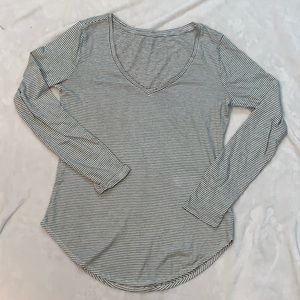 Old Navy Long-Sleeve T-shirt